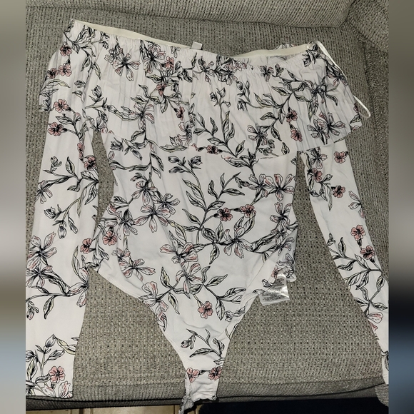 Guess Other - GUESS Floral Print Top